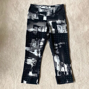 REEBOK Speedwick workout capri leggings, S